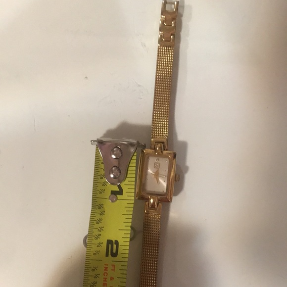 Women’s Squared Watch - Picture 8 of 11